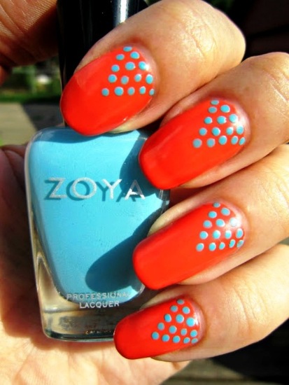 Enkelt Polka Dot Nail Art Design til kvinder