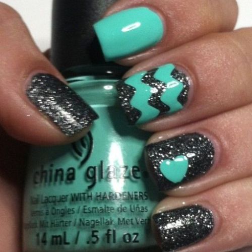 Sort Glitter Nail Art Design