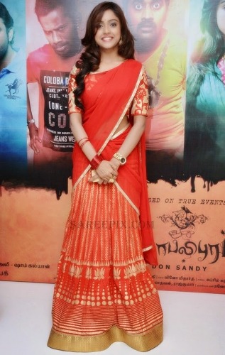 tamil színésznő a saree2 -ben