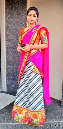 tamil színésznő saree5 -ben