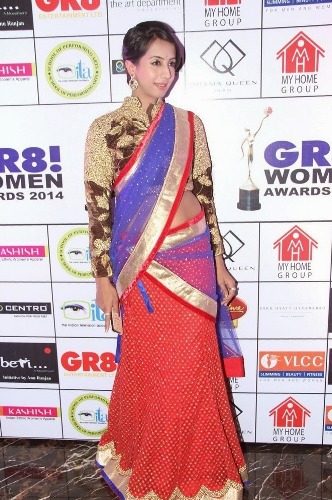 tamil színésznő saree9 -ben