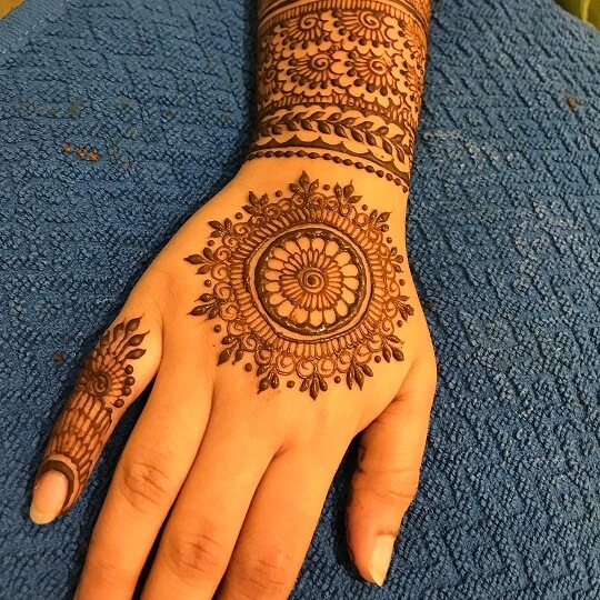 Enkle arabiske Mehndi -designs