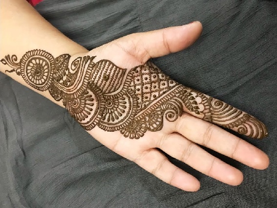 Enkelt arabisk Mehndi -design