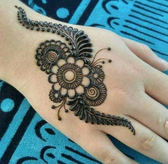 Tetoválás stílusú arab Mehndi Design