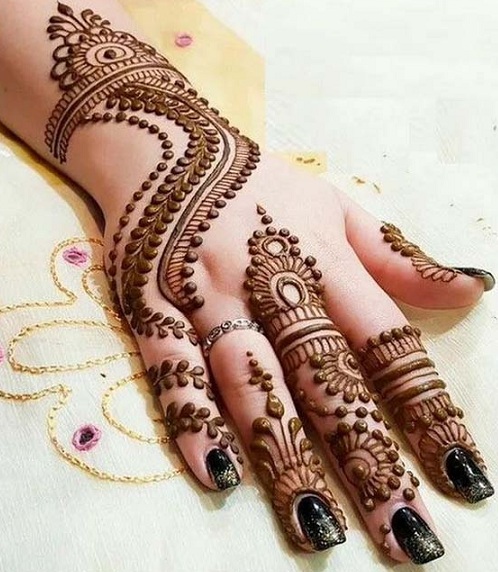 Armbånd med S Shape Mehndi Design