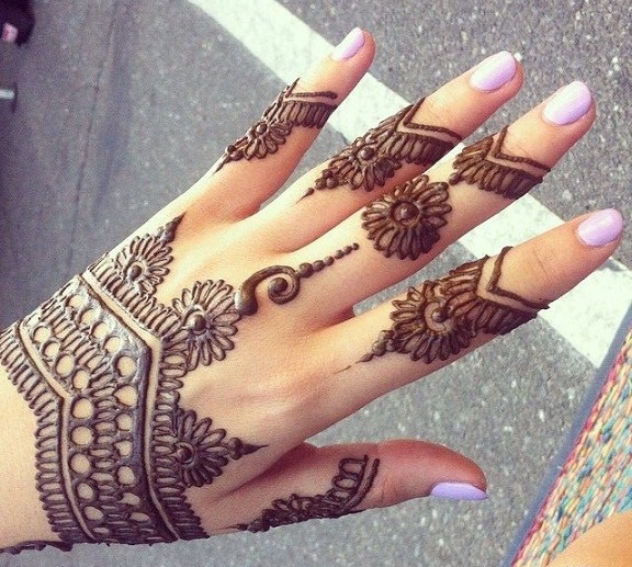 Karkötő Vissza Hand Mehndi