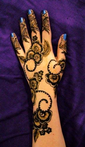 Arab Mehndi virágmintákhoz