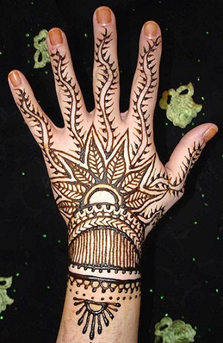 Leaf and Creeper arab Mehndi Design