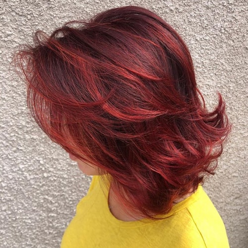 Rød balayage på medium hår