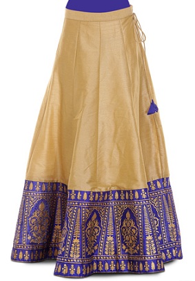 Hagyományos selyem hosszú szoknya indiai stílusban