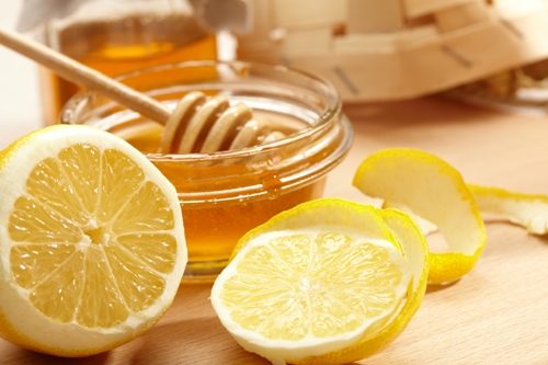 Citronsaft og honning til acne