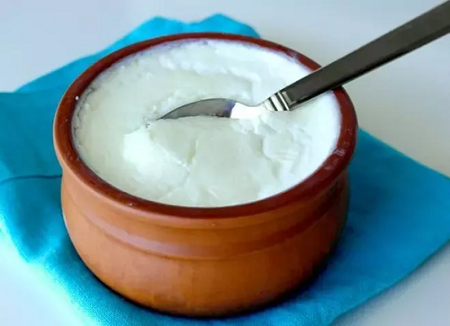 Yoghurt til glødende hud