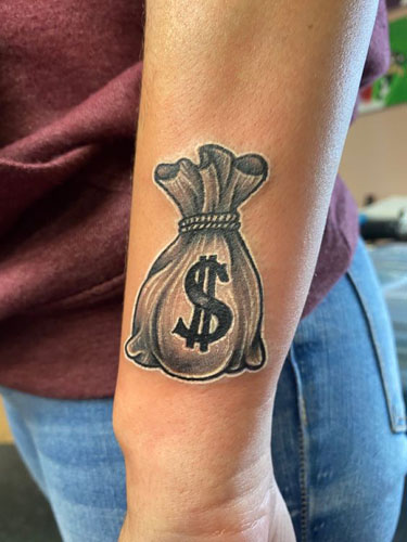 Gyönyörű pénz tetováló minták 6