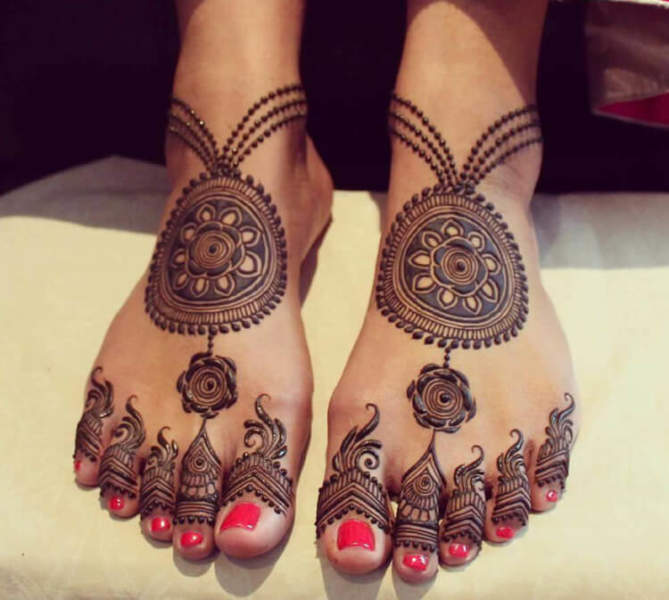 Mehndi -designs til ben