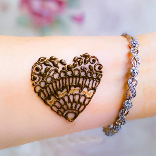 Heart Mehndi Design