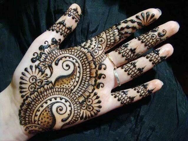 Szemben a motívum mintával Easy Mehndi Designs