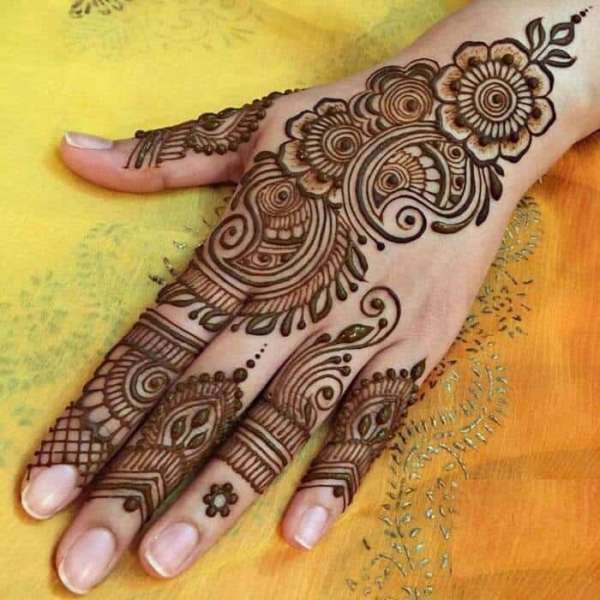 Heavy Simple Mehendi Design