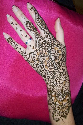 Diagonale blomster Mehndi designs