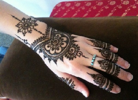 Elszigetelt Mehandi Design