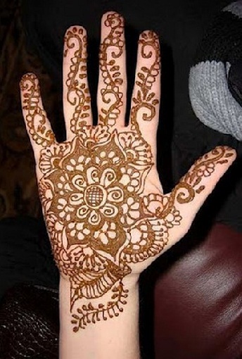 Indre blomstermønster Mehndi