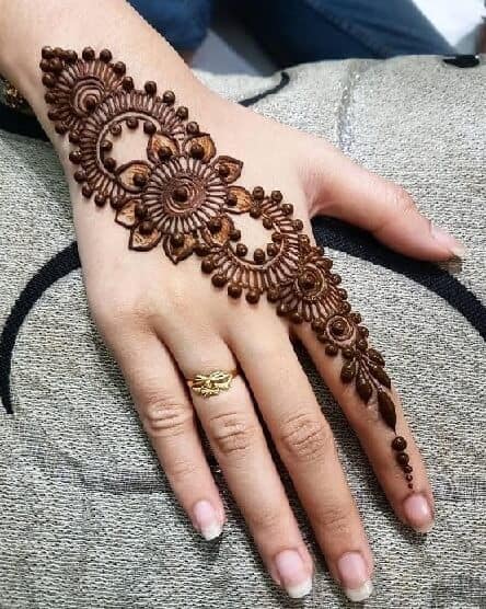 VIRÁG MEHNDI DESIGN