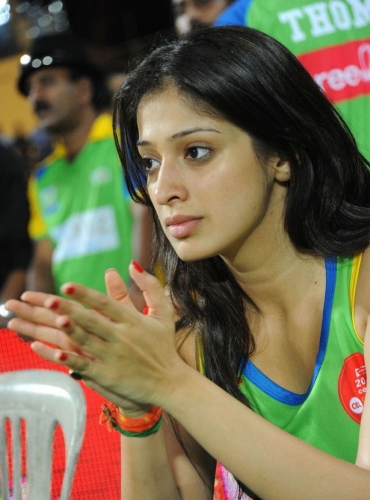 Lakshmi Rai uden makeup 7
