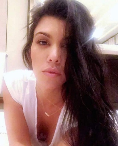 Kourtney Kardashian uden makeup 2