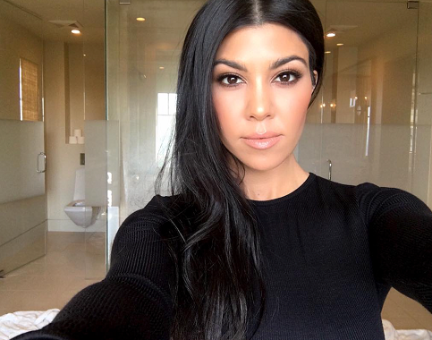 Kourtney Kardashian uden makeup 4