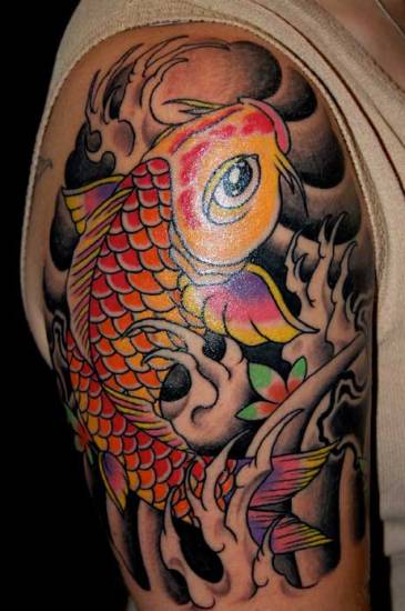 Farverigt Koi Fish Tattoo Design