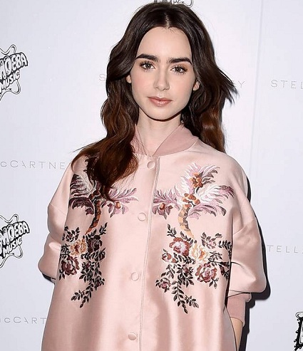 Lily Collins uden makeup 1