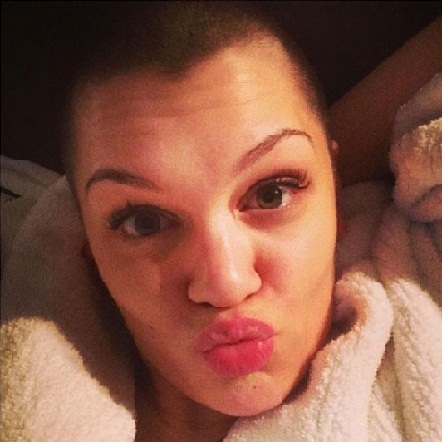 Jessie J uden makeup 7
