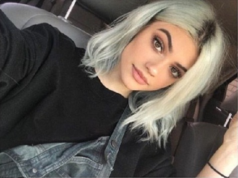 Lucy Hale smink nélkül 12