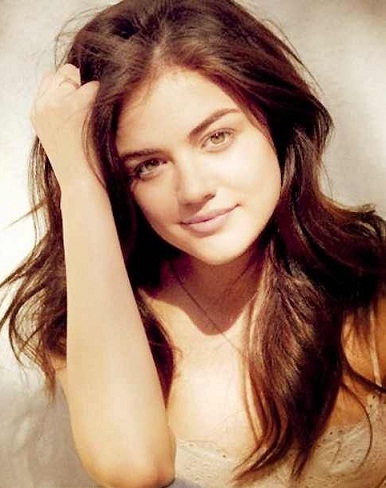 Lucy Hale smink nélkül 8