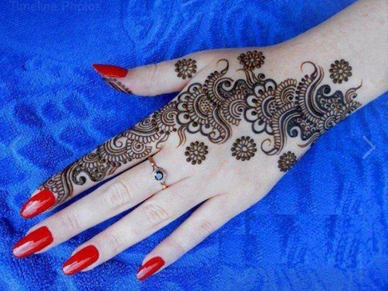 blomst mehndi designs