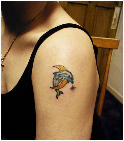 A Hold delfin tetoválás design