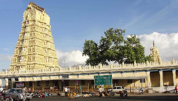 chamundi-dombok_mysore-turista-helyek