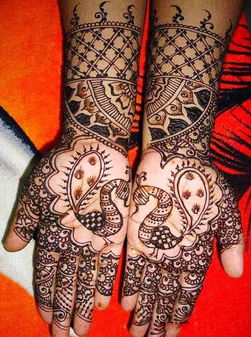 Center Mehndi Peacock Design