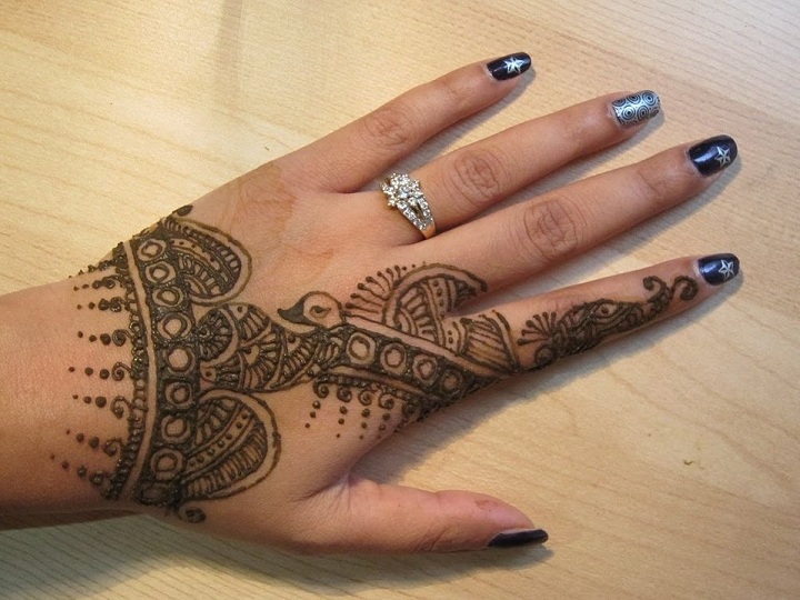 Enkelt Mehndi Peacock Design