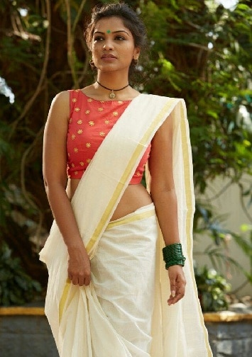 Csónaknyakú blúz Kerala Saree -hez