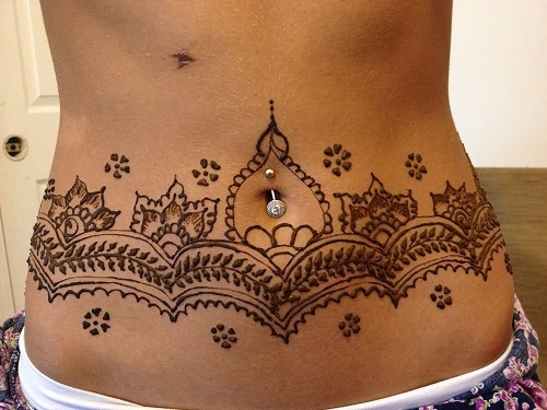 Henna mave tatovering