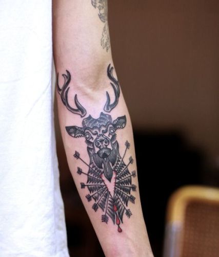 Rénszarvas a kézfej alkarján Tattoo Art