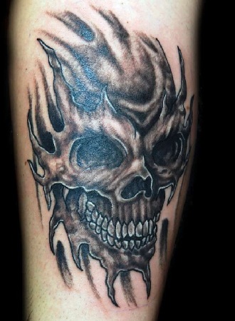 Smokey Skull -tatoveringer til ben