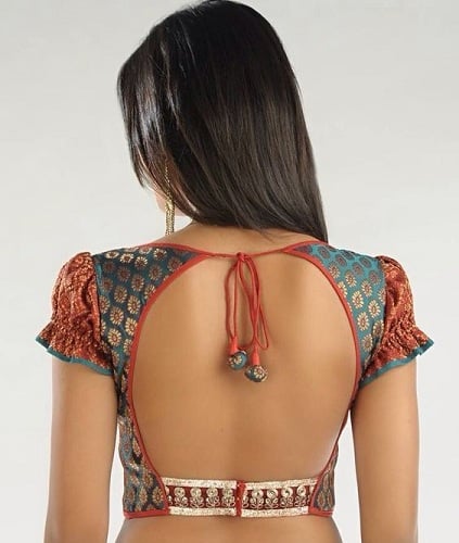 Brocade -bluse med ryghalsdesign