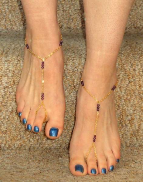 Barfodet anklet design i guld