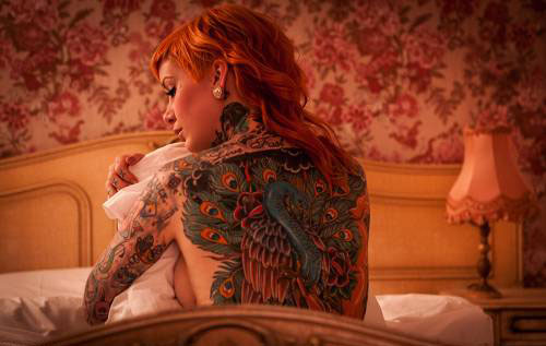 Páva teljes test tetoválás nőknek