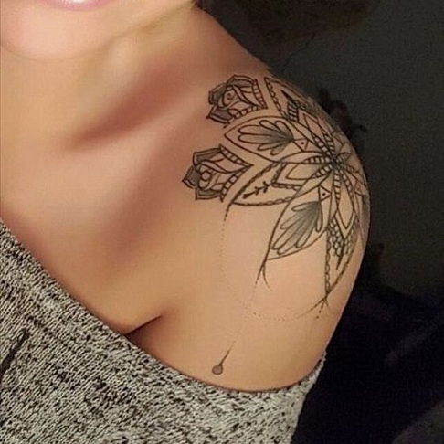 Mandala kvindelige tatoveringsdesign