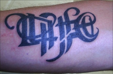 A Word Life tetoválása