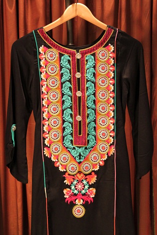 Lang pakistansk broderet Kurtis