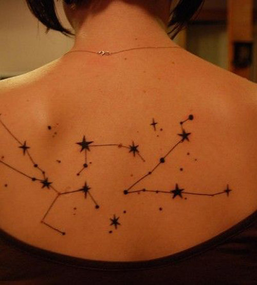 Csillagkép tetoválás a háton