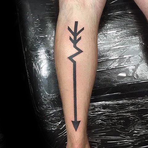 Merész minimalista tetoválástervezés - minimalista tetoválások